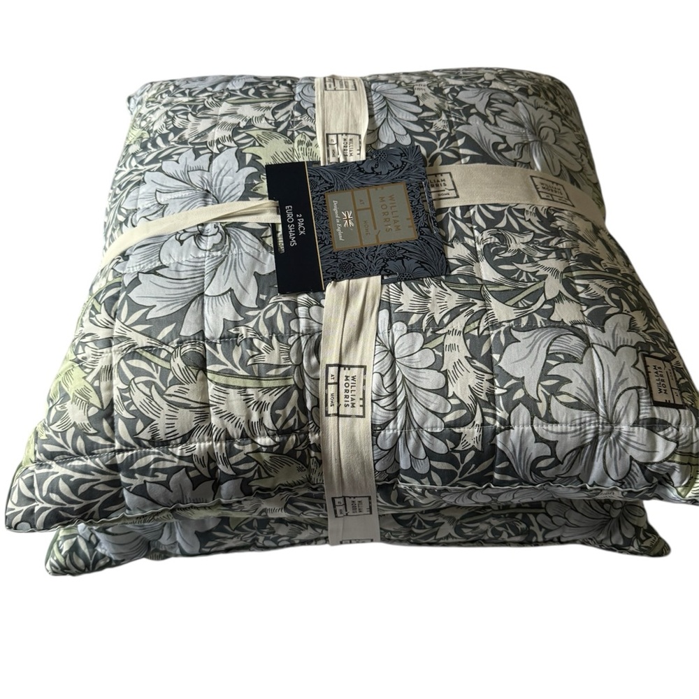 Luxurious Floral Gray and Cream